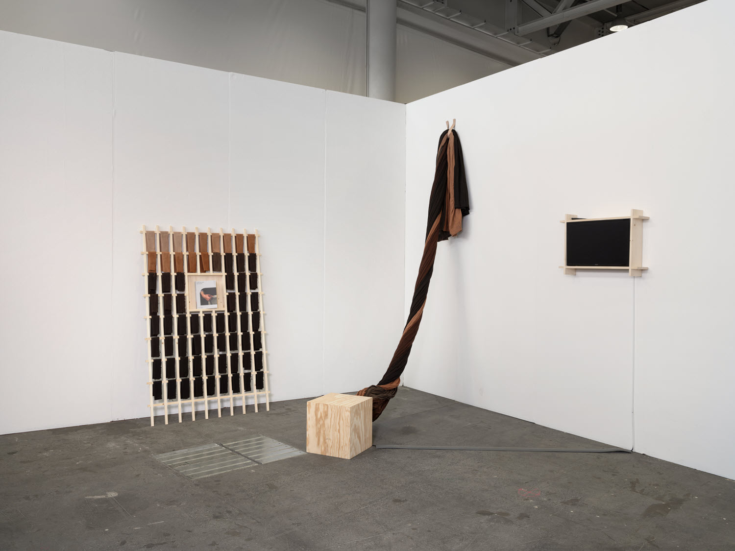 Exhibition view (Pauline Agustoni and Satomi Minoshima)